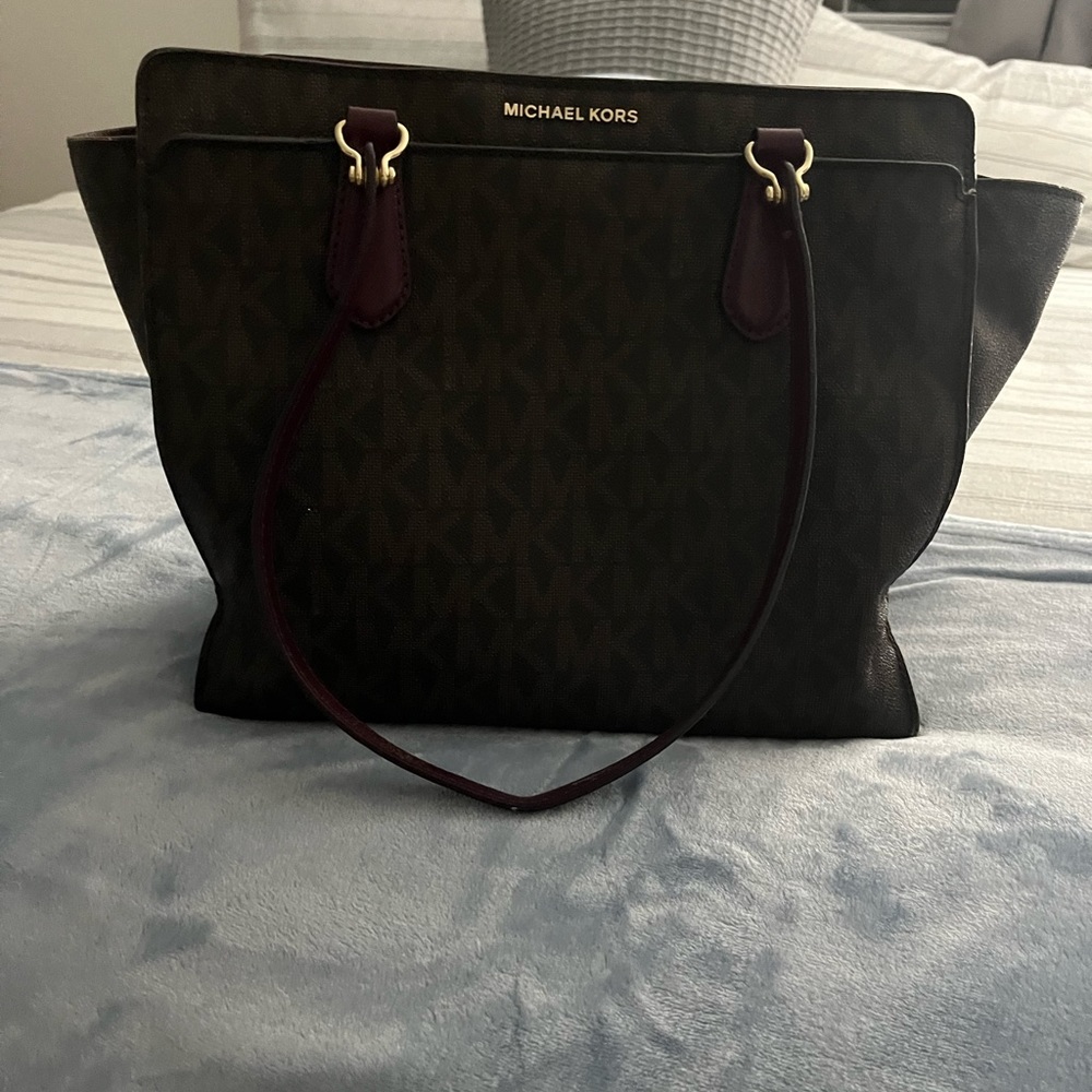 Michael Kors Purse - Picture 8 of 9